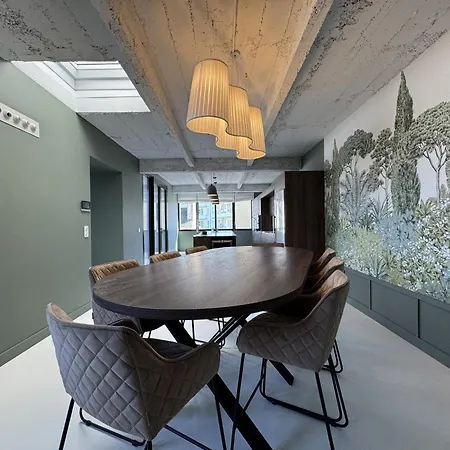 Stylish Base For Your Adventure * لو مان