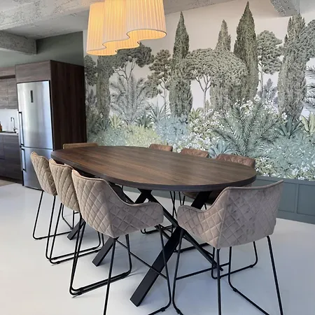 Stylish Base For Your Adventure فيلة لو مان